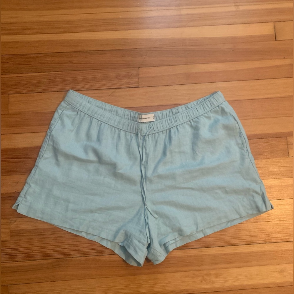 Abercrombie & Fitch linen short